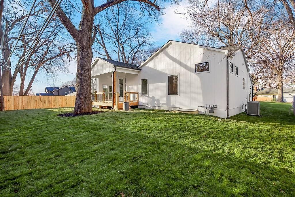 2803 W 73rd Terrace — photo 39