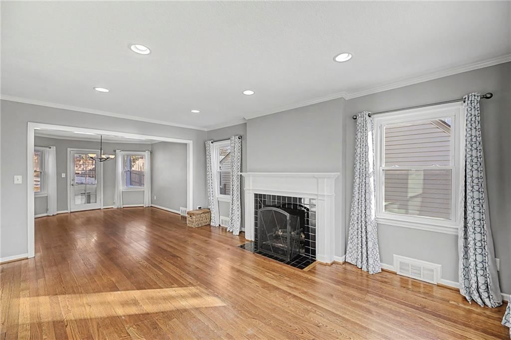 506 E 66th Terrace — photo 5
