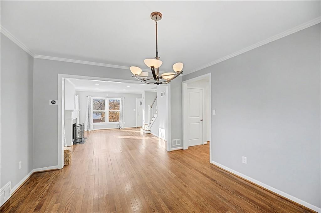 506 E 66th Terrace — photo 8
