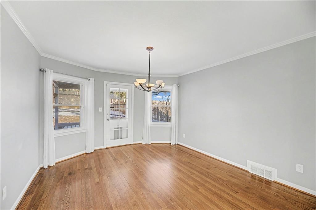 506 E 66th Terrace — photo 9