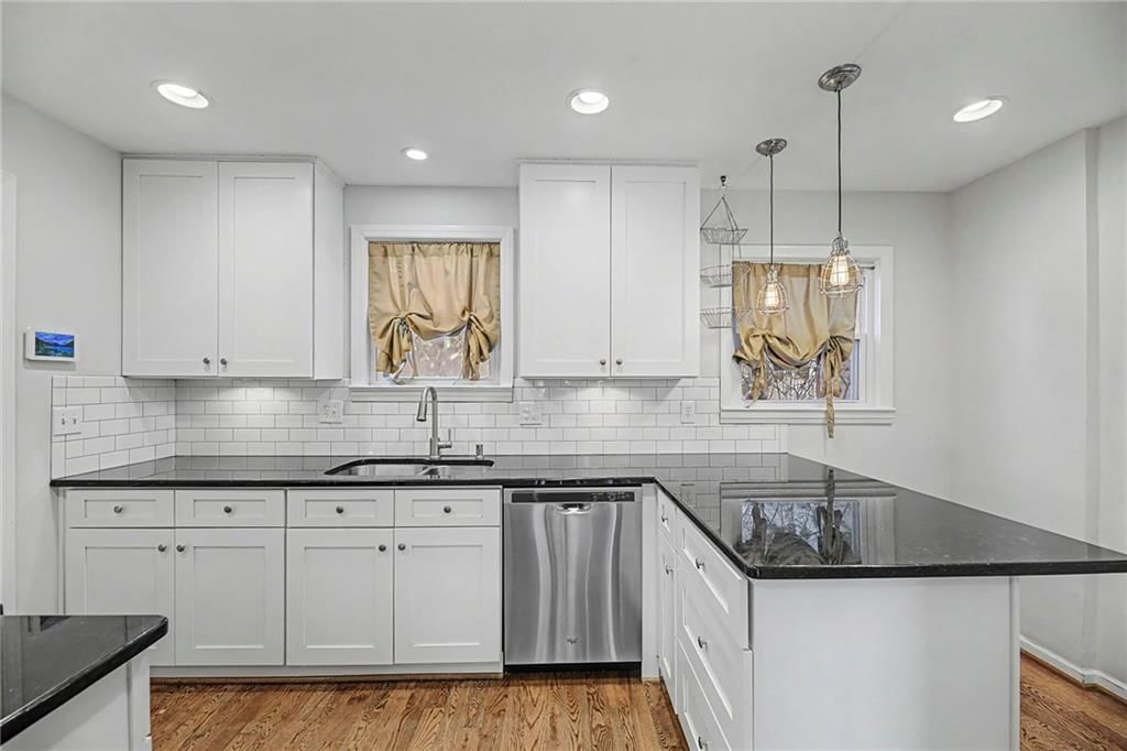 506 E 66th Terrace — photo 13