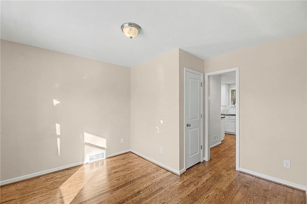 506 E 66th Terrace — photo 16