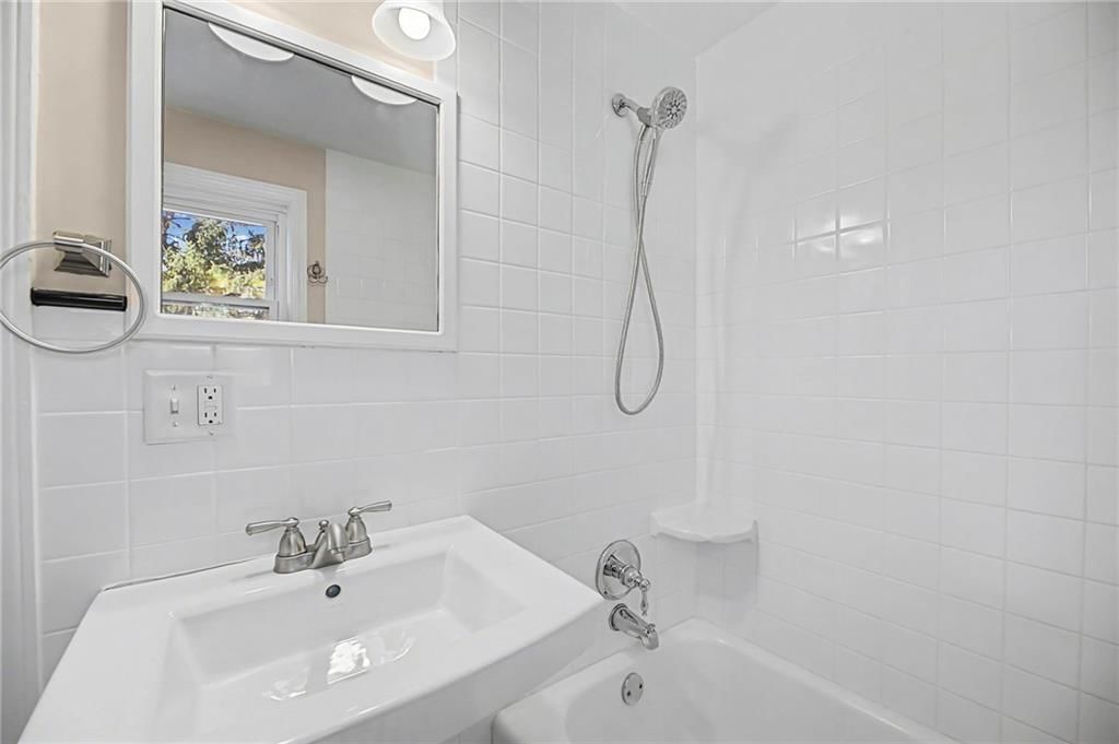 506 E 66th Terrace — photo 28