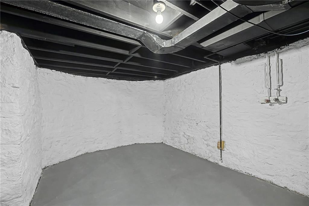 506 E 66th Terrace — photo 32
