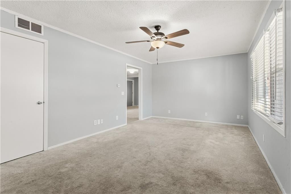 7138 Woodson Street — photo 3