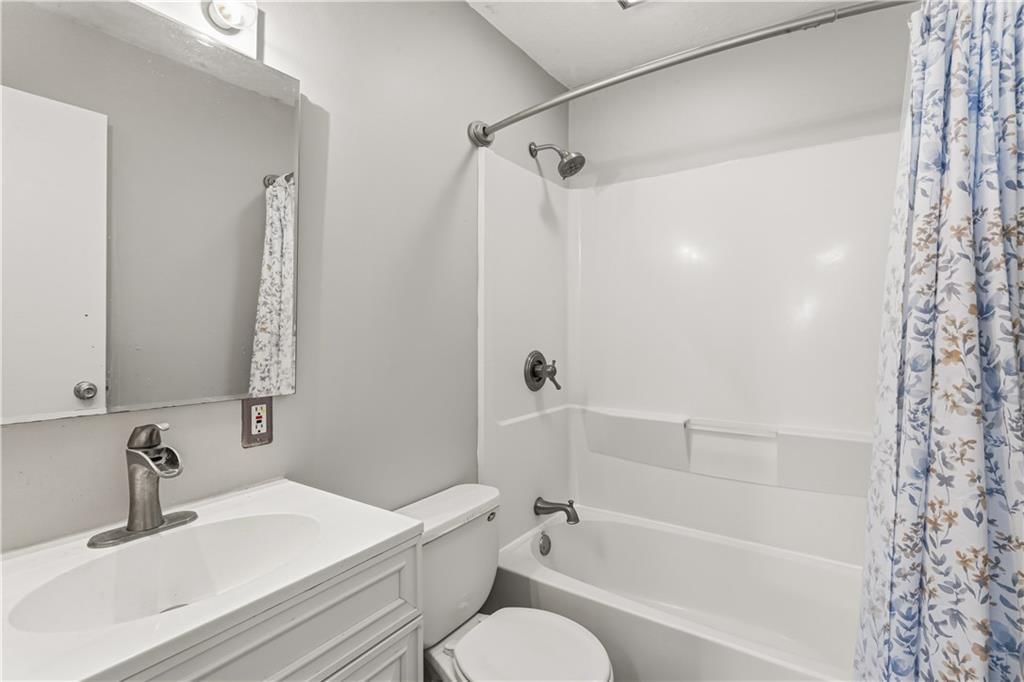 7138 Woodson Street — photo 22