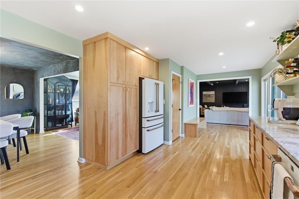 9516 Linden Street — photo 13
