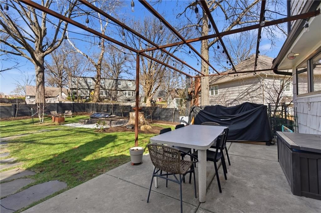 9516 Linden Street — photo 37