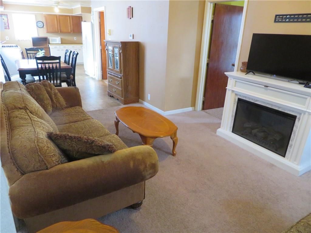 202 Delaware Street — photo 8