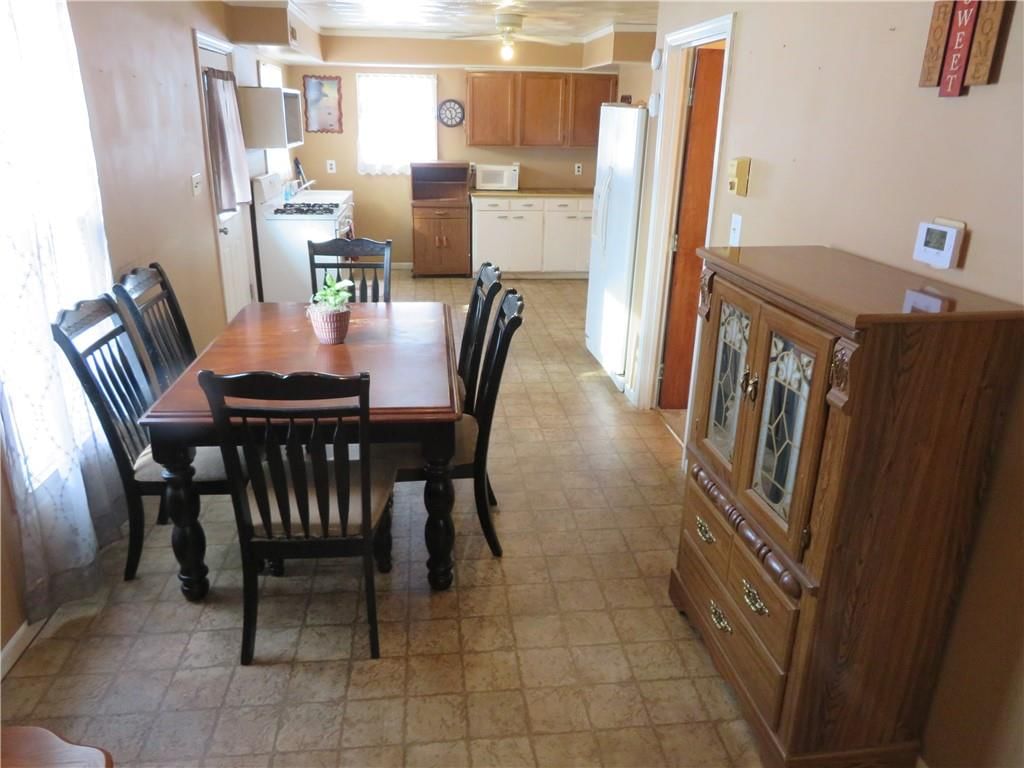 202 Delaware Street — photo 9