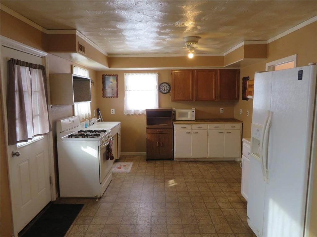 202 Delaware Street — photo 11