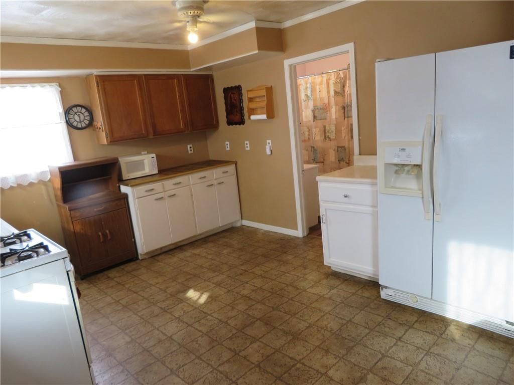 202 Delaware Street — photo 13