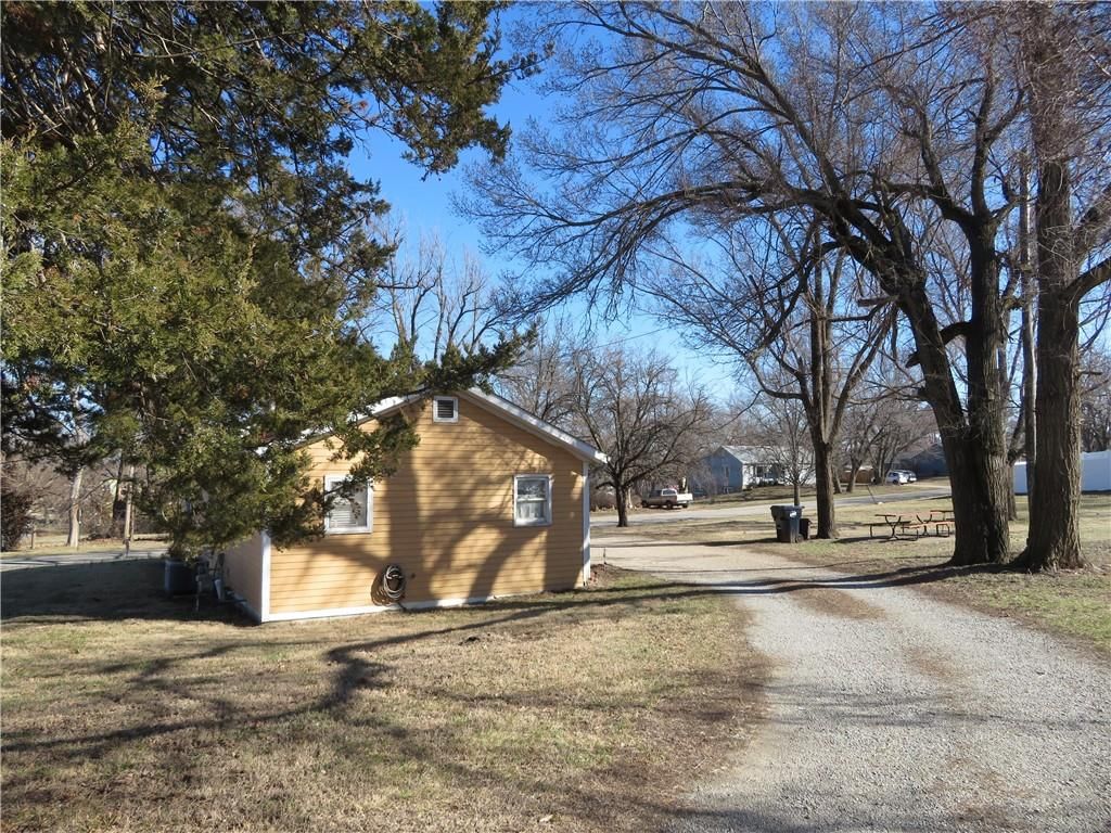 202 Delaware Street — photo 22