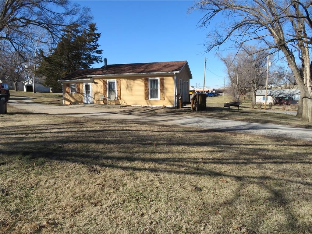 202 Delaware Street — photo 23