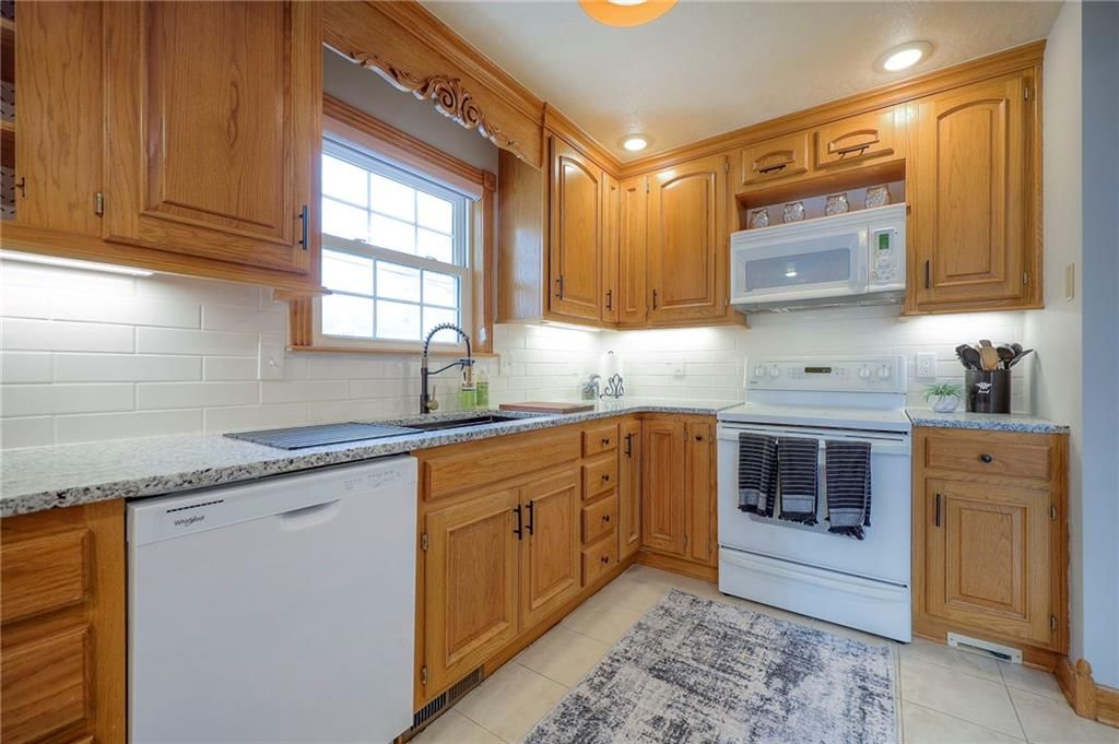 1308 S Broadway Street — photo 14