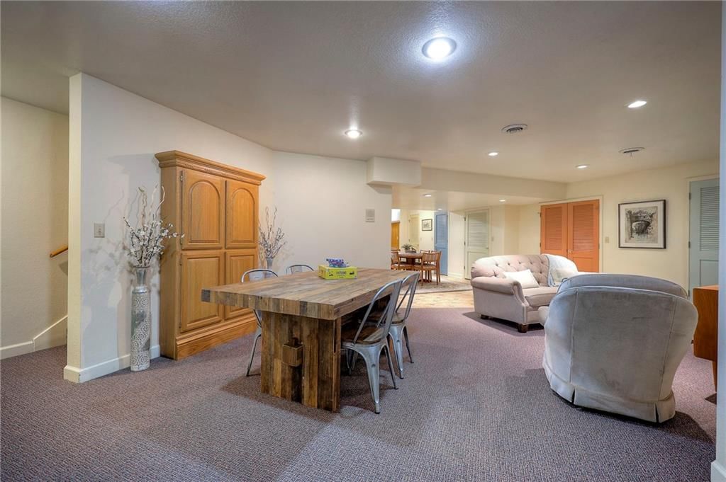 1308 S Broadway Street — photo 38