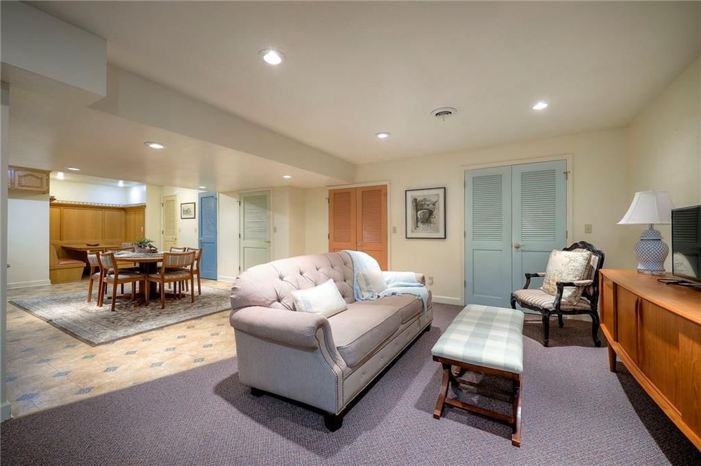 1308 S Broadway Street — photo 44