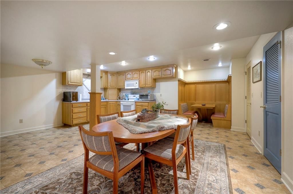 1308 S Broadway Street — photo 46