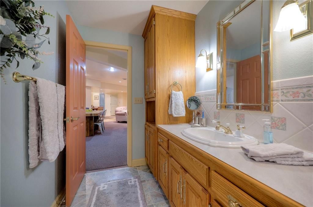 1308 S Broadway Street — photo 47