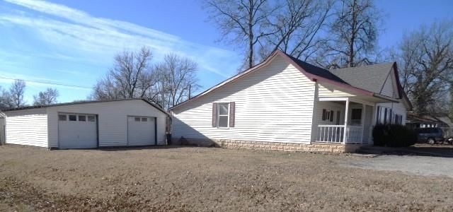 923 E Walnut Street — photo 6