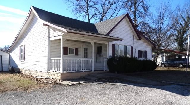 923 E Walnut Street — photo 7