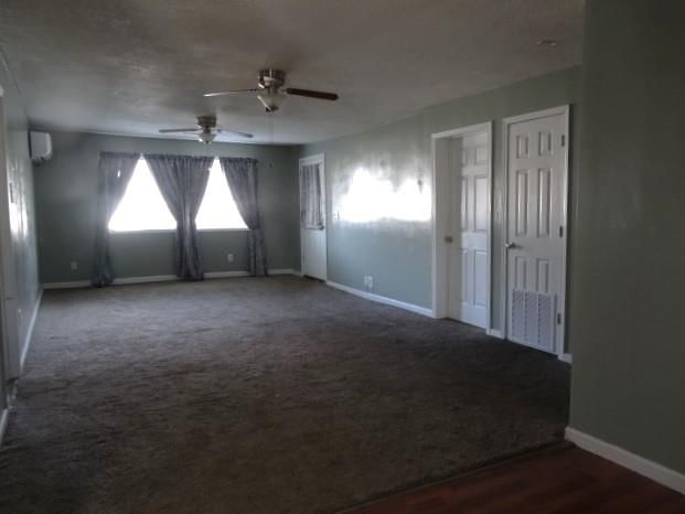923 E Walnut Street — photo 10