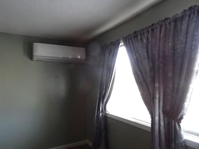 923 E Walnut Street — photo 12