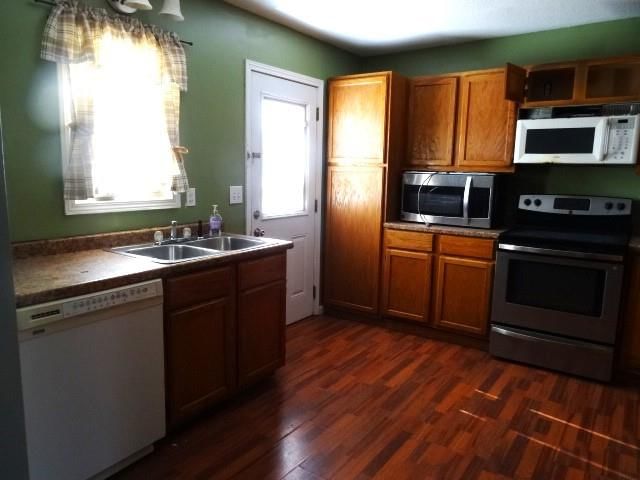 923 E Walnut Street — photo 15