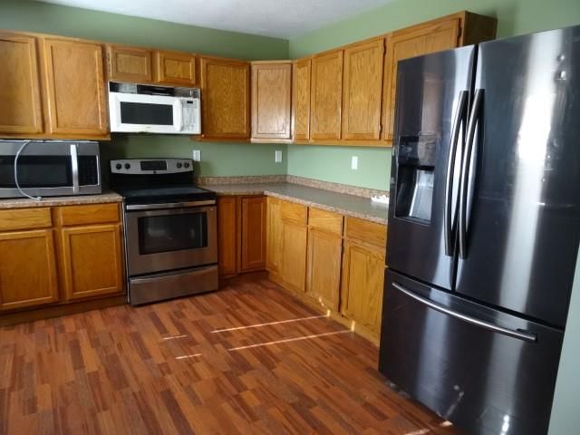 923 E Walnut Street — photo 18