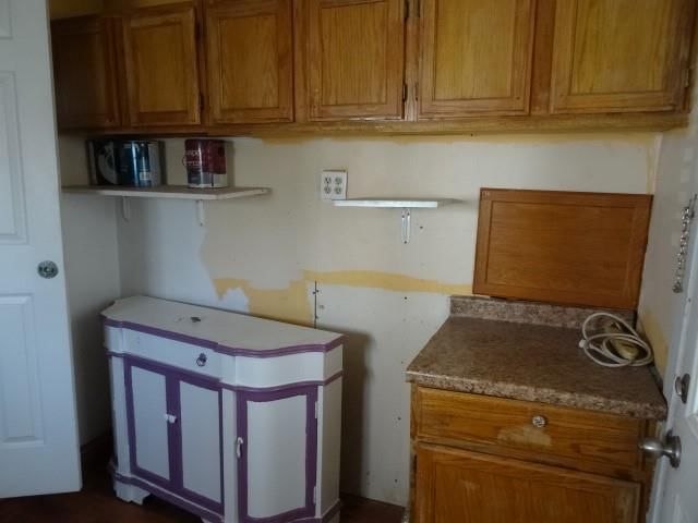 923 E Walnut Street — photo 20