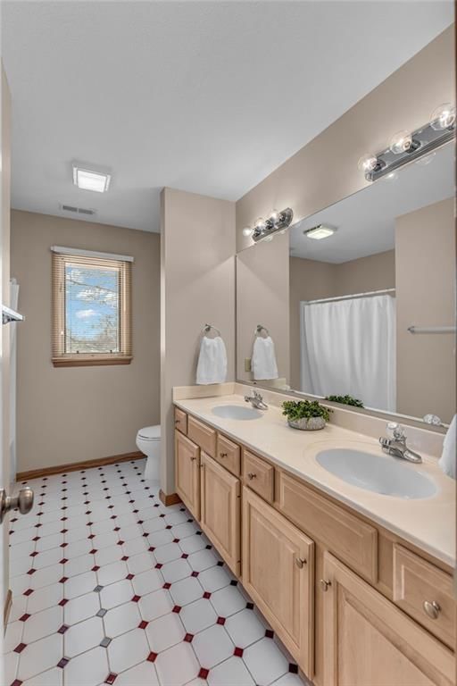 2014 Riviera Court — photo 32