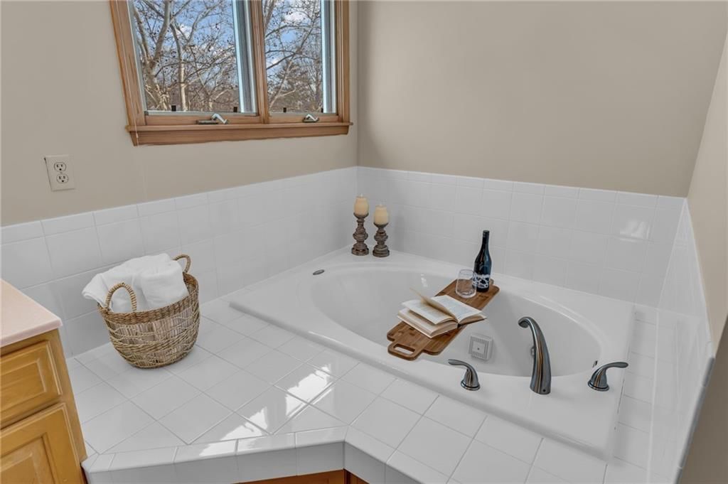 2014 Riviera Court — photo 38