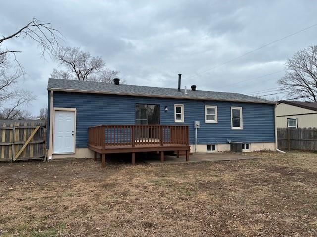1611 Queens Ridge Way — photo 4