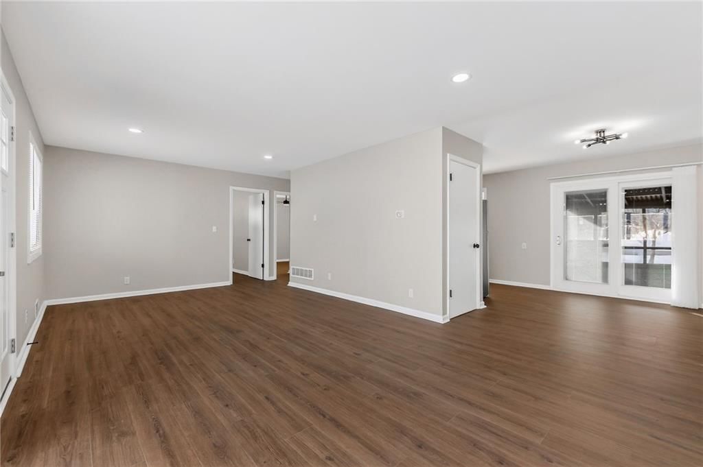 8132 Sterling Avenue — photo 7