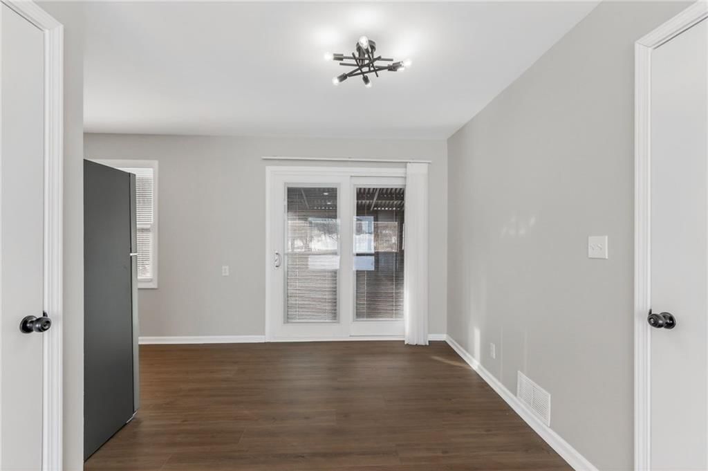 8132 Sterling Avenue — photo 8