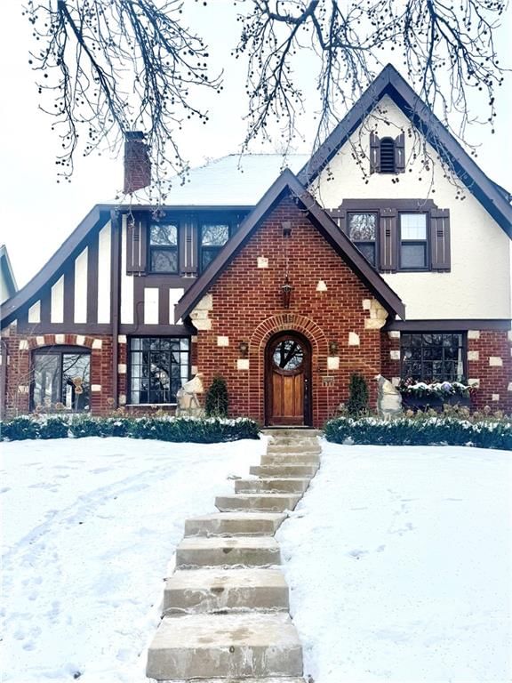 39 W Winthrope Road, Kansas City, MO