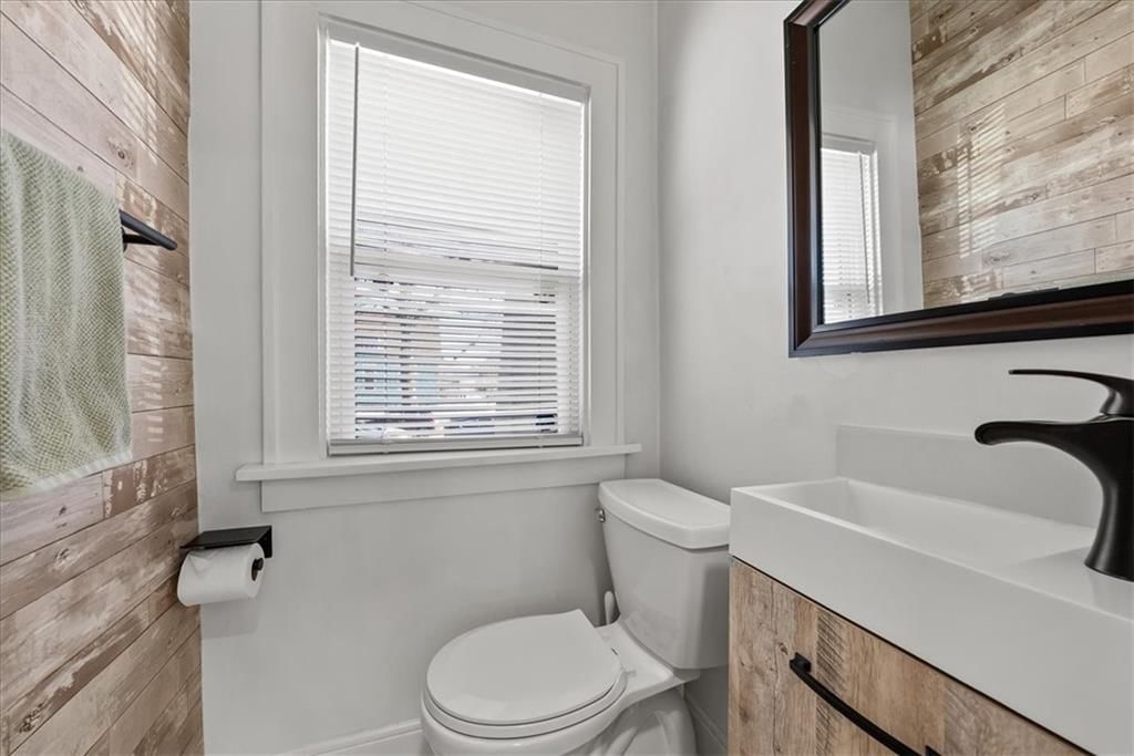1116 E 58th Street — photo 11