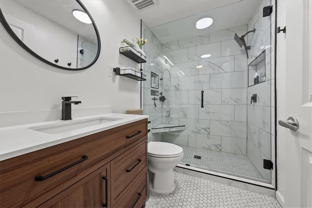 1116 E 58th Street — photo 14