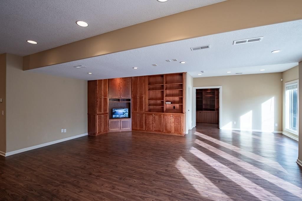 2801 N Lentz Road — photo 79