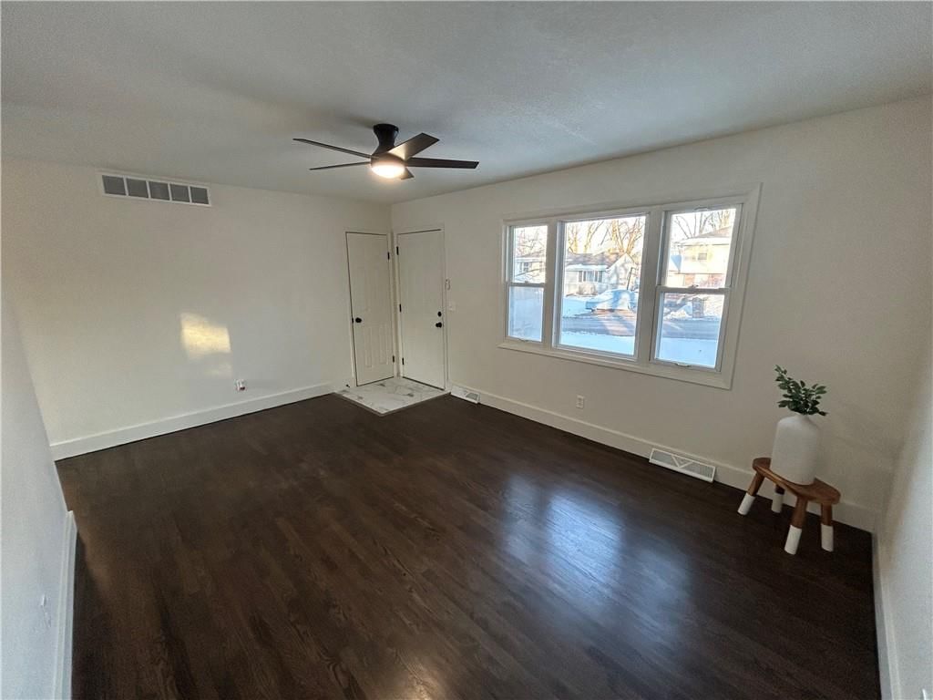4820 N Manchester Avenue — photo 3