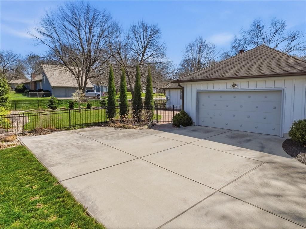 1700 Twin Oaks Drive — photo 6