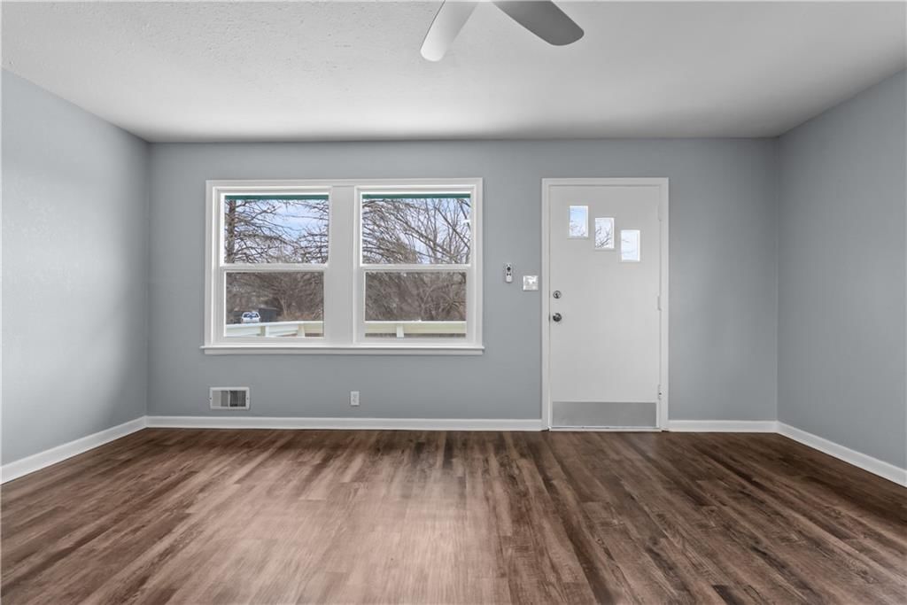 3810 Laurel Avenue — photo 4