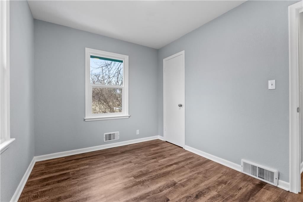 3810 Laurel Avenue — photo 12