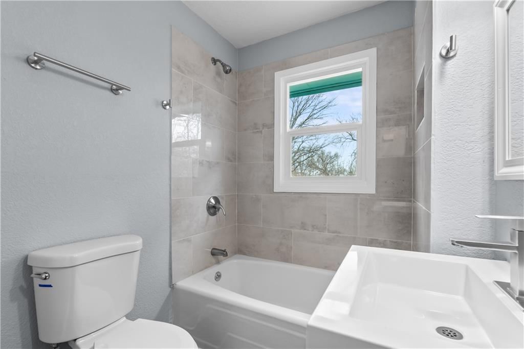 3810 Laurel Avenue — photo 13