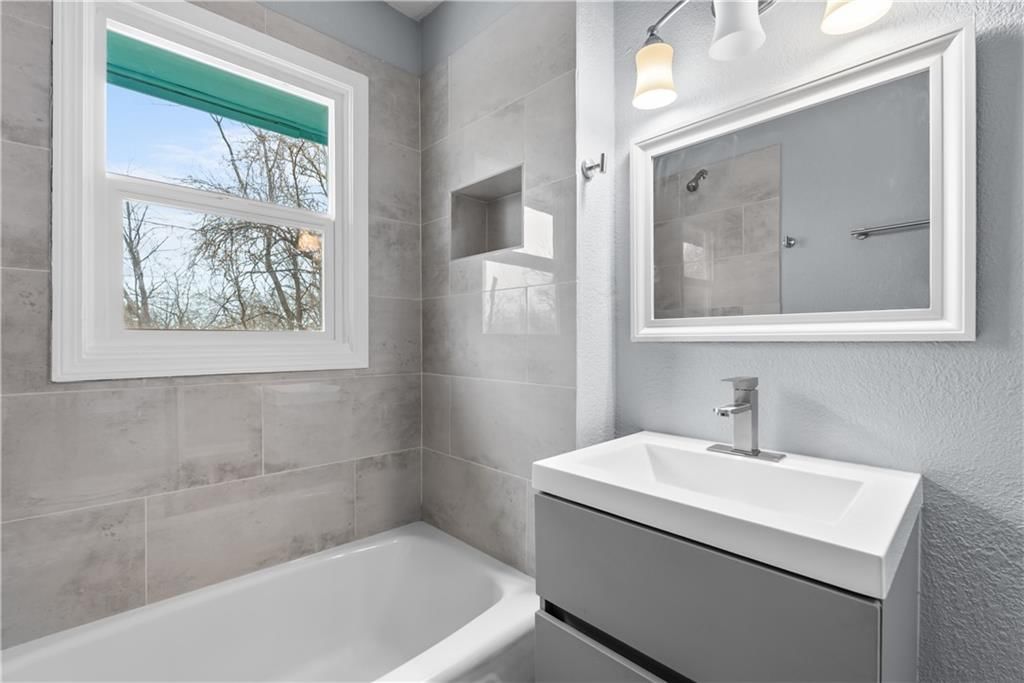 3810 Laurel Avenue — photo 14