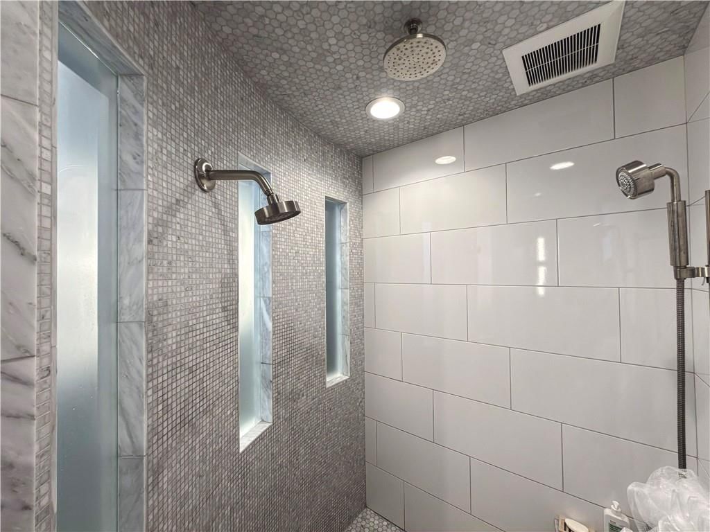 2615 W 98th Street — photo 22