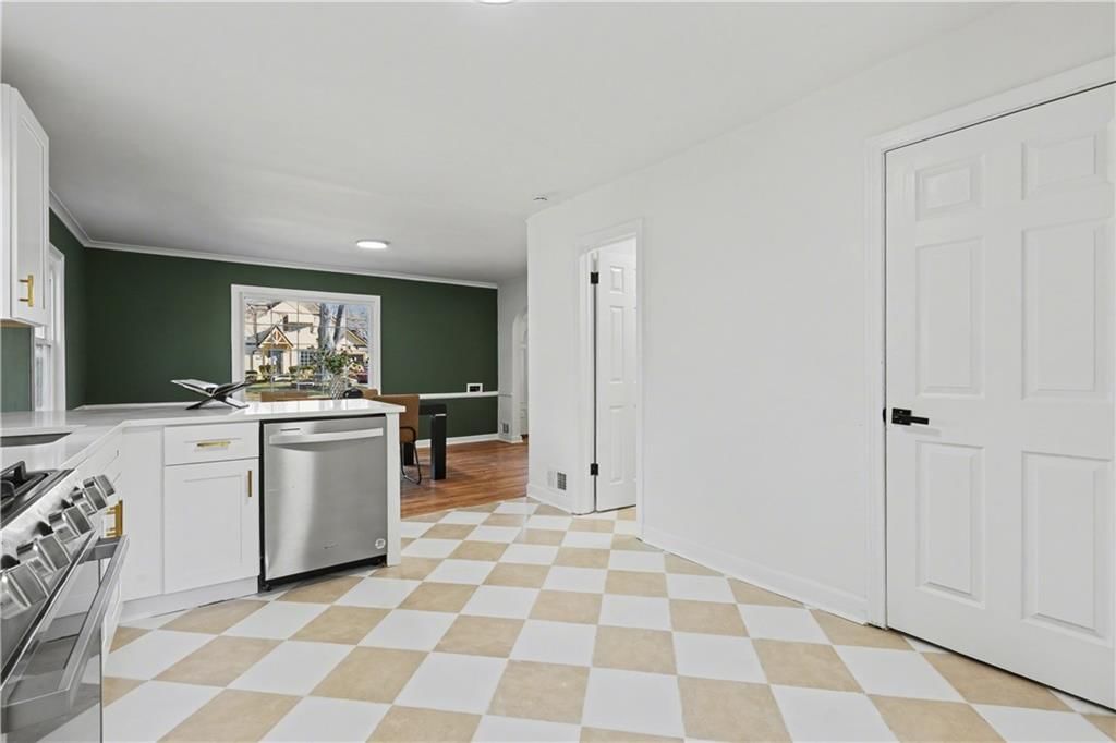 7316 Charlotte Street — photo 12