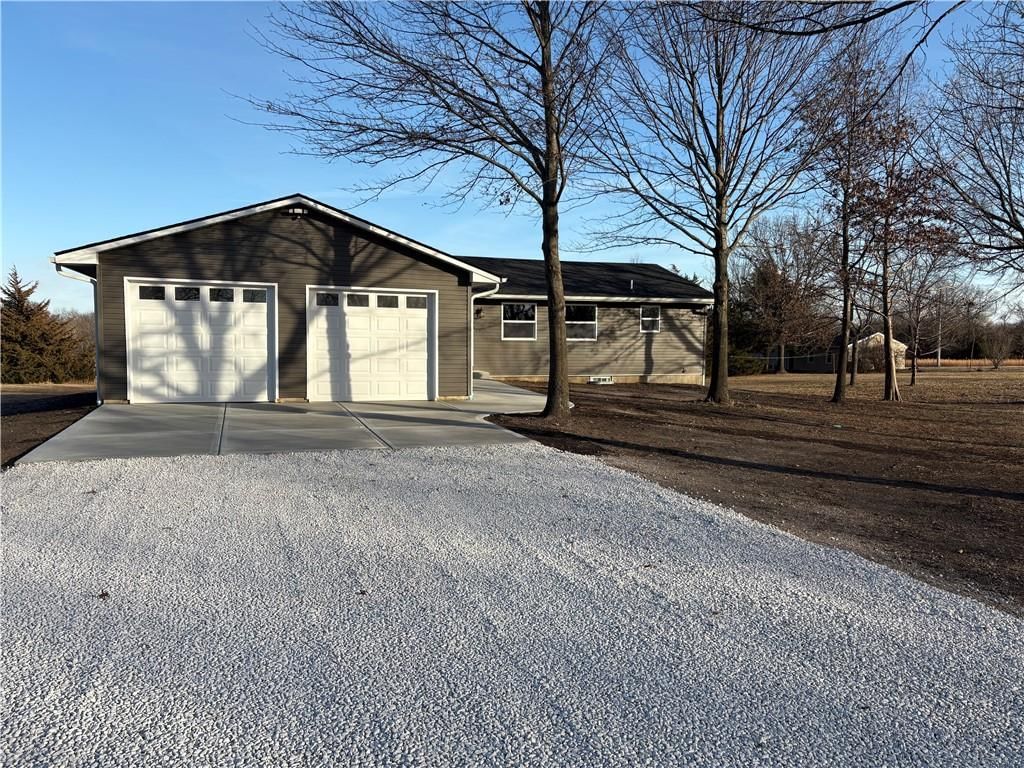 31179 Metcalf Road — photo 2