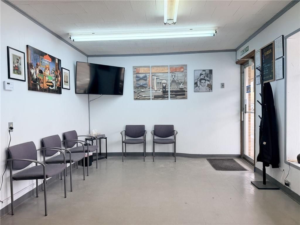 400 E 9th Street — photo 25