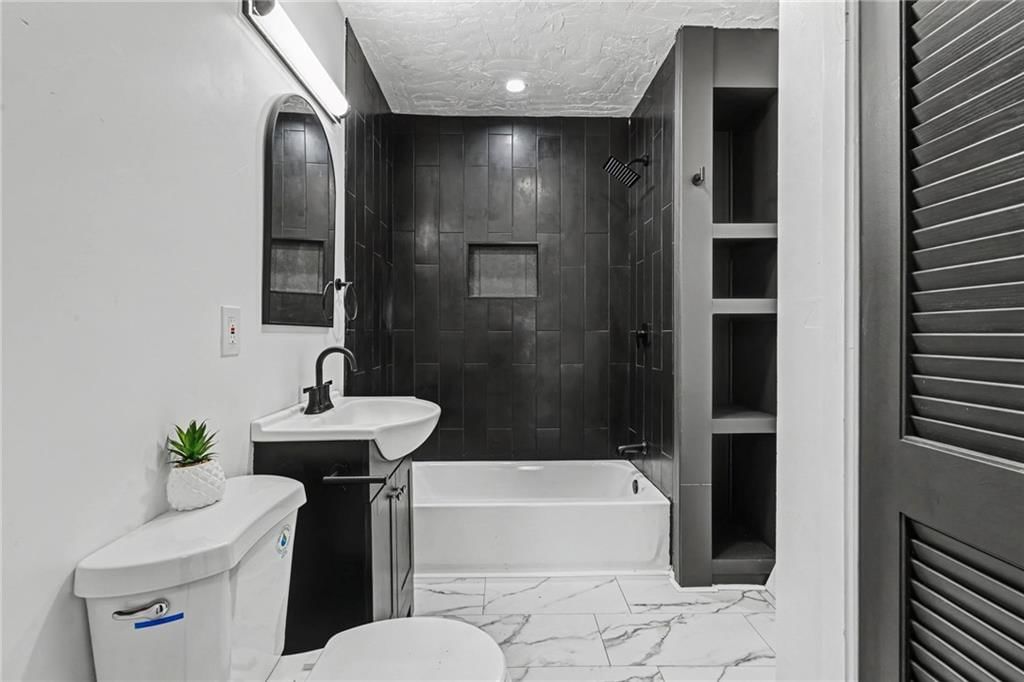 8105 Manning Avenue — photo 17